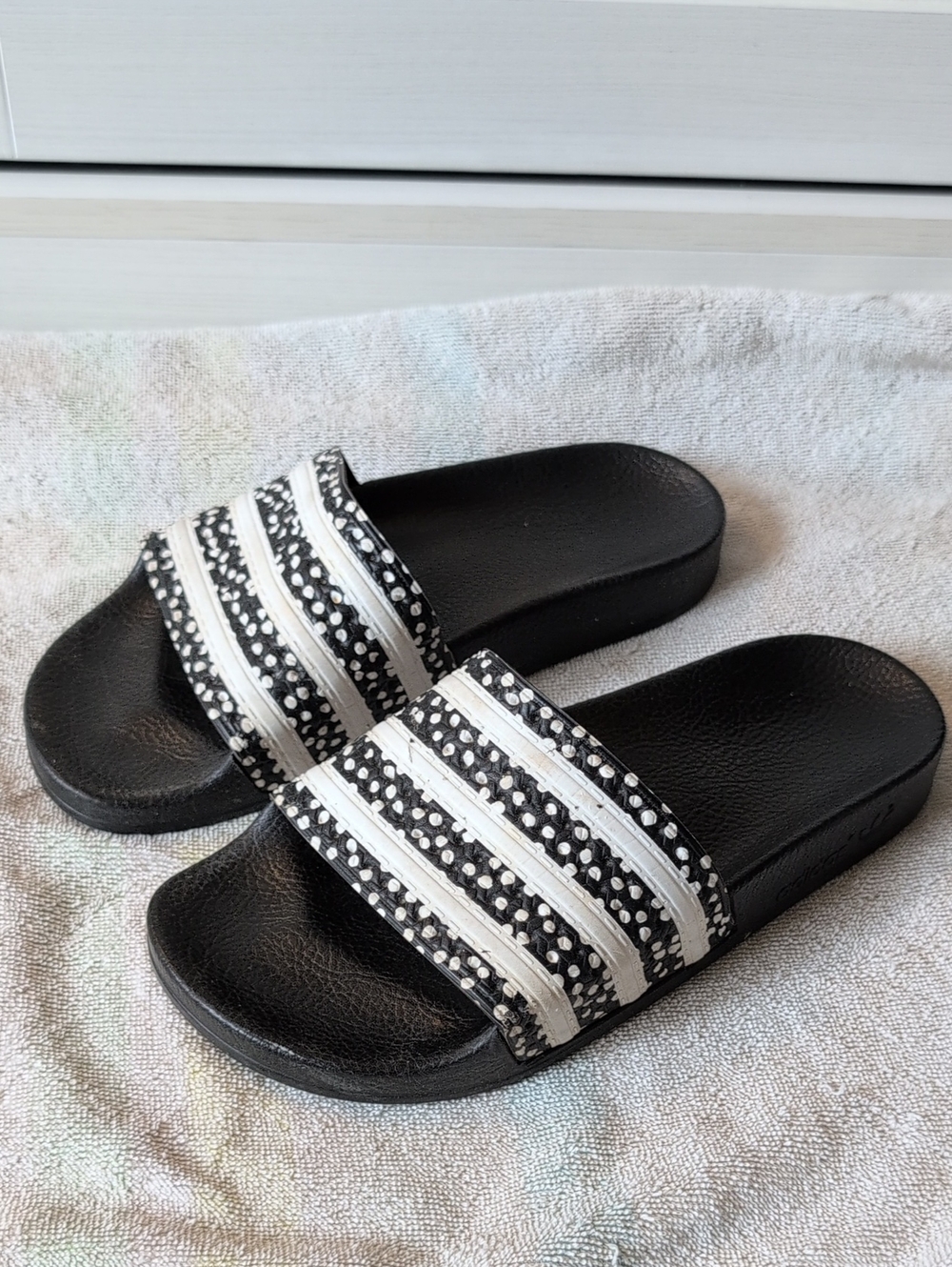 Adidas Women's Adilette Slides 7 Black Polka Dot Shower Sandals Striped Size 6